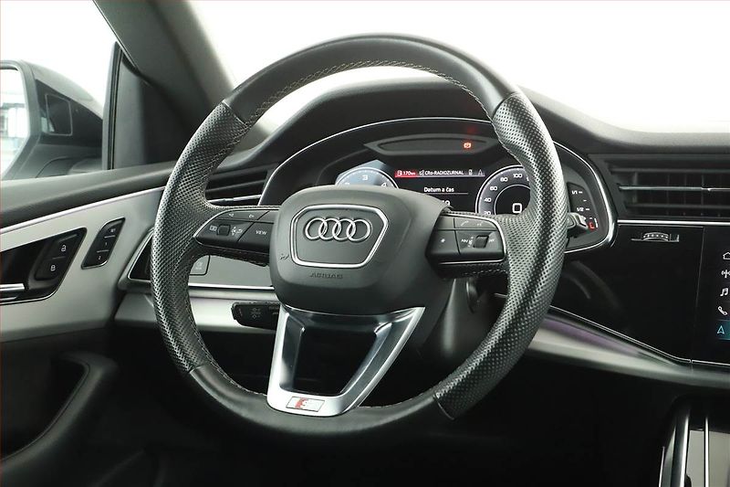 Audi Q8 (2022) 50 TDI - fotka 8 z 20