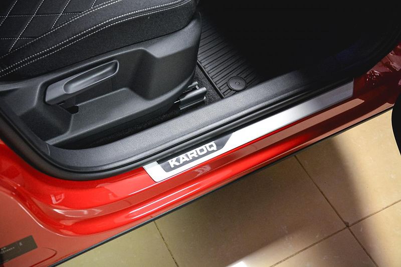 Škoda Karoq (2023) Sportline Exclusive 2,0 TSI 14 - fotka 30 z 37