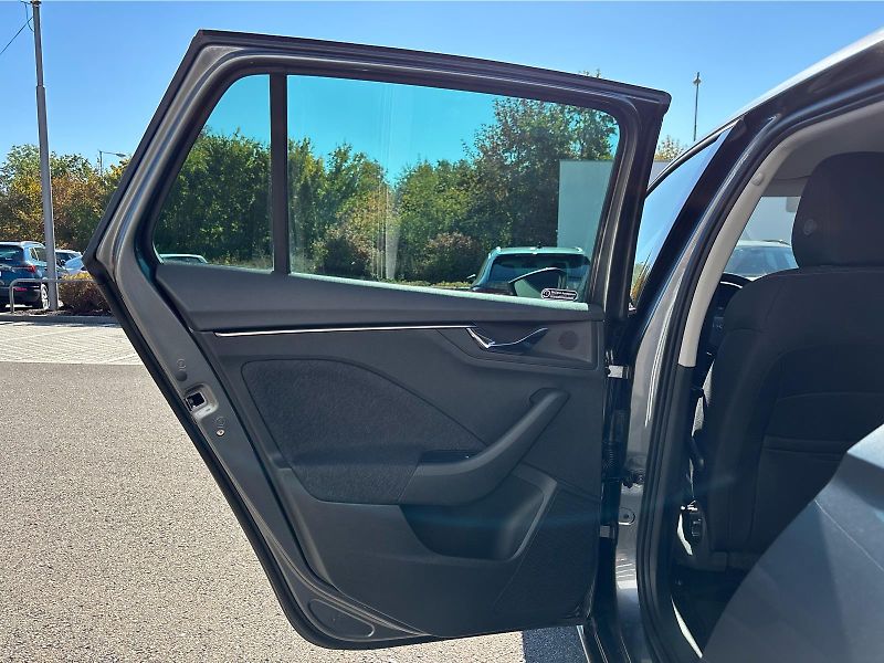 Škoda Scala 1.0 TSI 85 kW TOP SELECTION - fotka 24 z 30