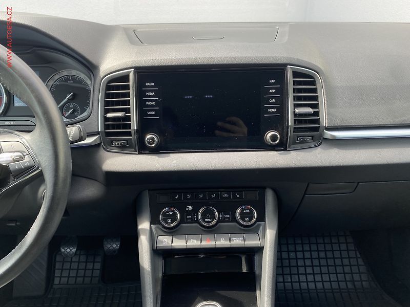 Škoda Karoq (2021) 2.0 TDi, 1.maj,ČR, Style, LED - fotka 12 z 19