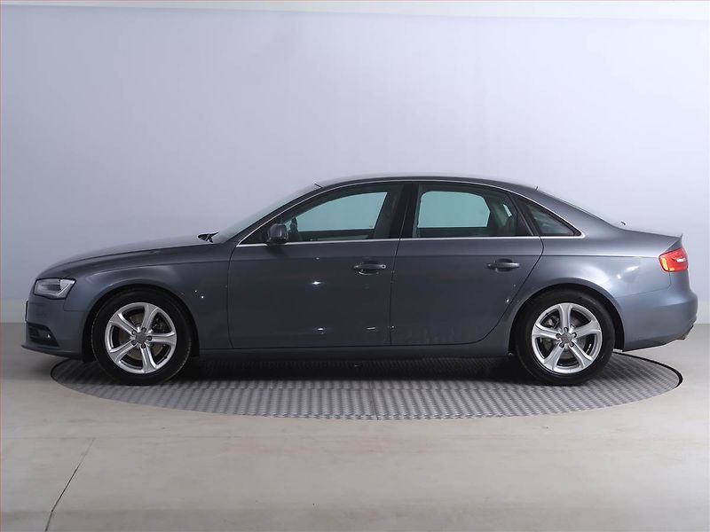Audi A4 (2013) 2.0 TDI, Bi-Xenony, Tempomat - fotka 3 z 19