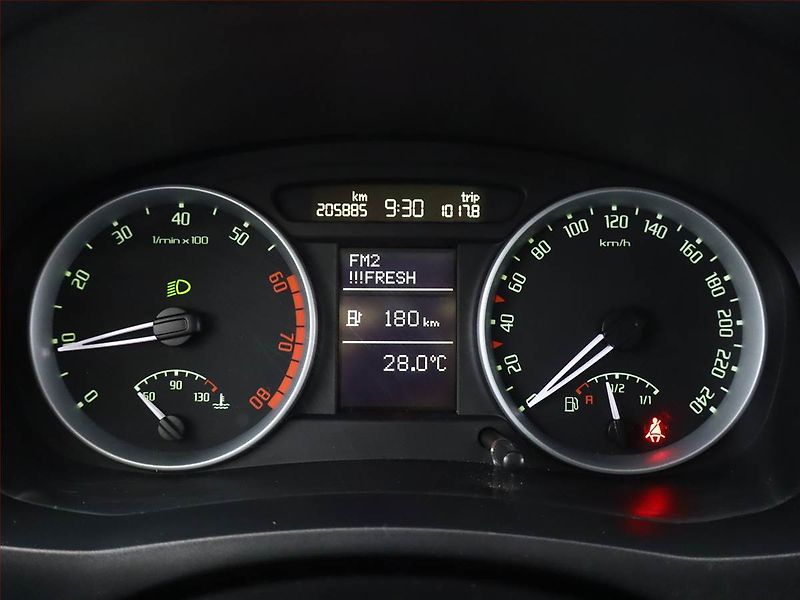 Škoda Fabia (2009) Ambiente 1.2 12V, po STK - fotka 8 z 11