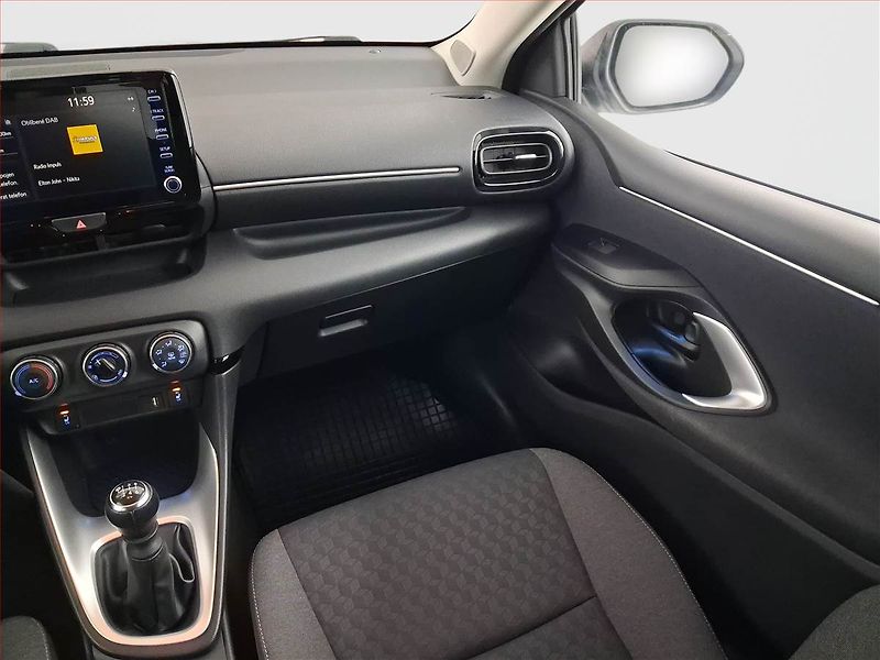 Toyota Yaris (2023) 1.5 VVT-i, ČR,1.maj - fotka 8 z 18