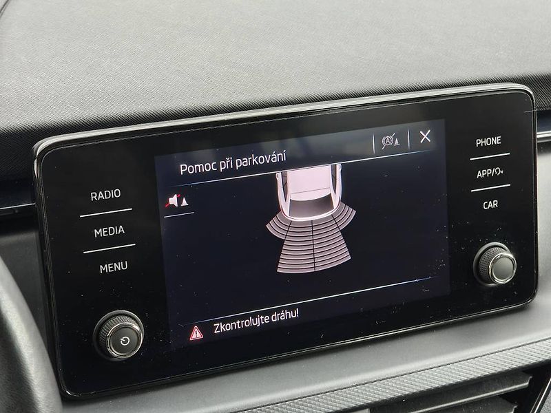 Škoda Scala Ambition 6MP 1,0TSI - fotka 15 z 22