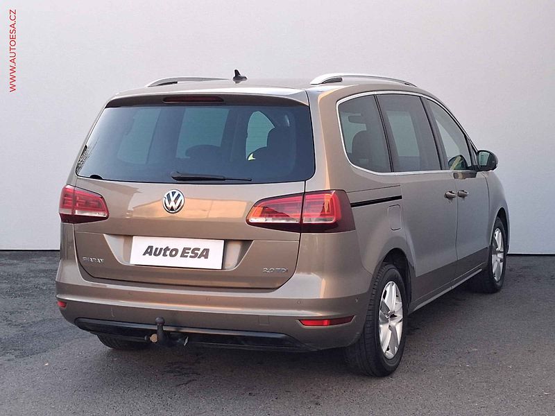 Volkswagen Sharan (2016) 2.0TDi 7míst, ČR, DSG, TZ - fotka 4 z 19