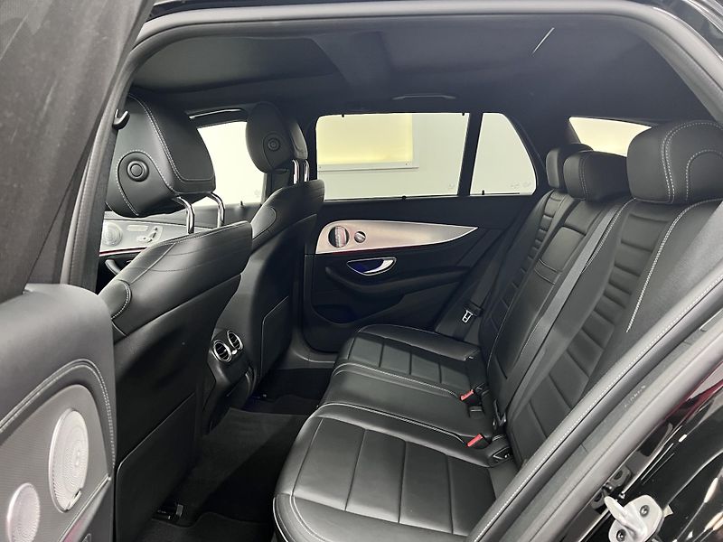 Mercedes-Benz Třídy E E 450, 270 kW, 4Matic, AMG - fotka 18 z 50