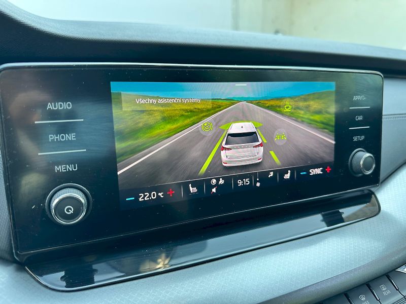 Škoda Octavia (2022) 2.0 TDI 85kW Ambition Combi - fotka 14 z 23