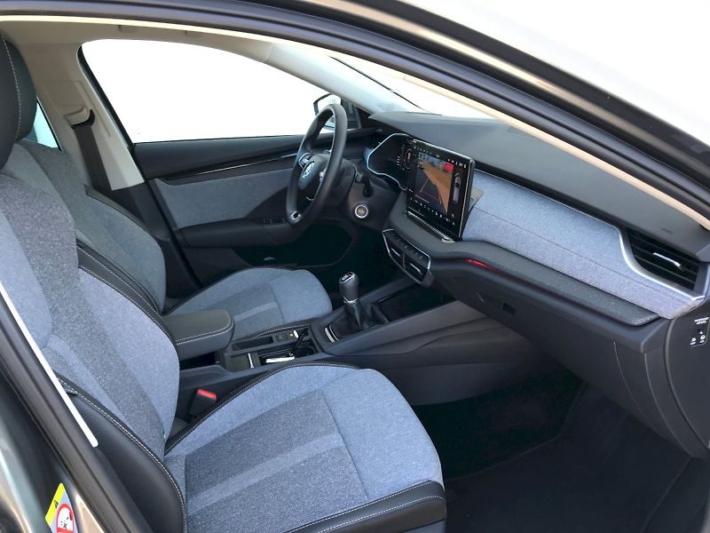 Škoda Octavia (2025) COMBI TOP SELECTION 2,0 TDI 85 - fotka 11 z 26