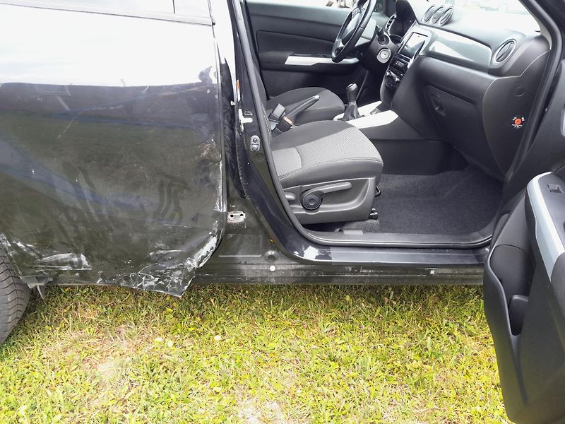Suzuki Vitara 1,6 VVT Serviska 2x klíč - fotka 10 z 23