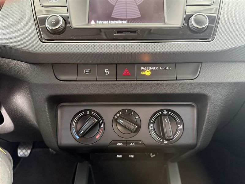 Škoda Fabia 1,2   TSI 66kW,SERVISKA - fotka 18 z 24