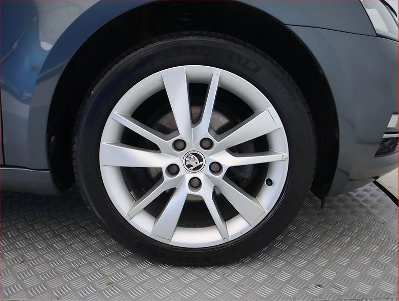 Škoda Octavia (2019) Ambition Plus 1.6 TDI, Automat - fotka 15 z 20