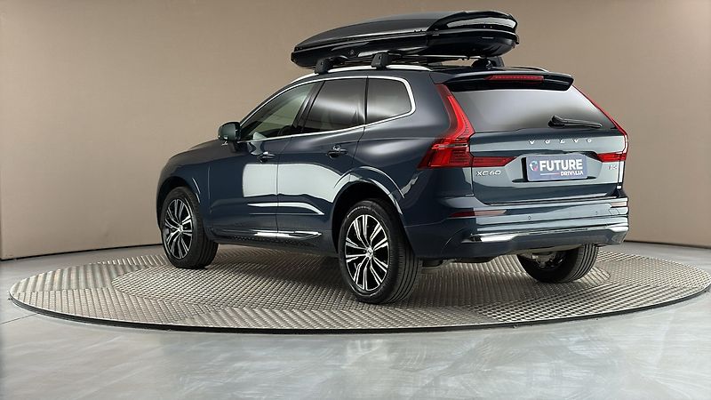 Volvo XC60 2.0 B5 AUT AWD Inscription - fotka 2 z 35