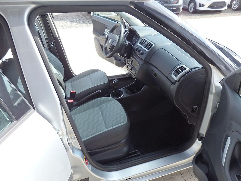 Škoda Fabia COMBI 1.4 16V KLIMA, ZÁVĚS - fotka 10 z 13