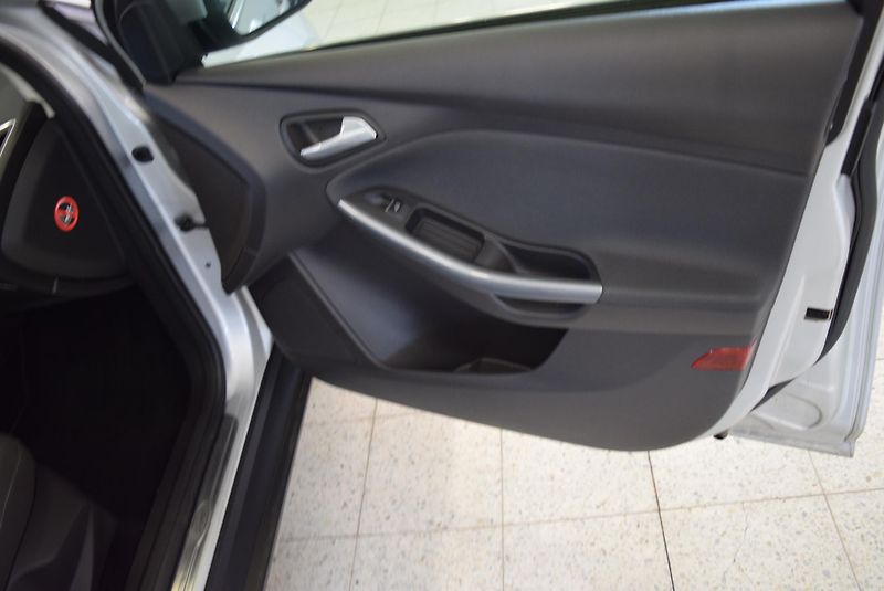 Ford Focus 1.6 TDCI CEBIE - fotka 16 z 34