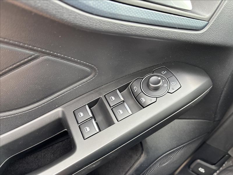 Ford Focus 1,0 mHEV 114kW Active DPH - fotka 25 z 44
