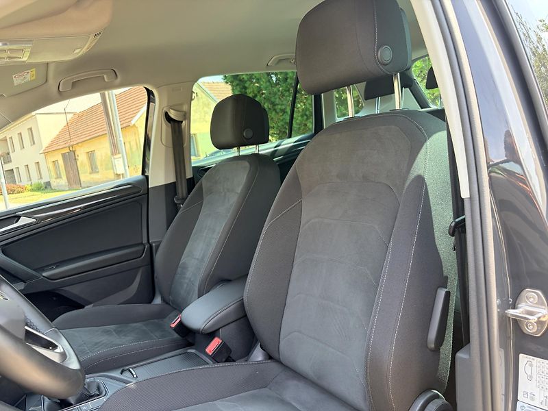Volkswagen Tiguan 2.0TDI ELEGANCE DSG REZERVACE - fotka 17 z 63