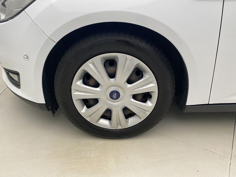 Ford Focus 1.0 ECOBOOST TREND 92kW AUT CZ - fotka 32 z 37