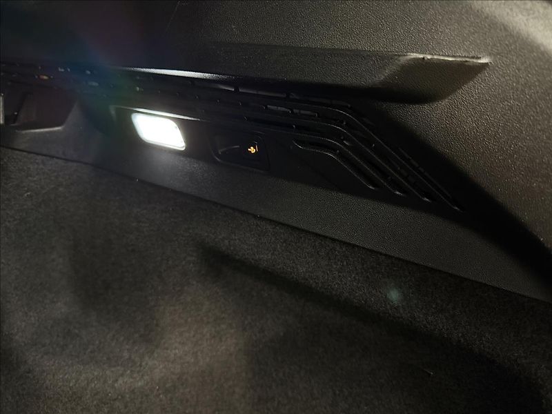 Volkswagen ID.4 ACC MASÁŽE HUD TČ TAŽNÉ 2XALU - fotka 36 z 45