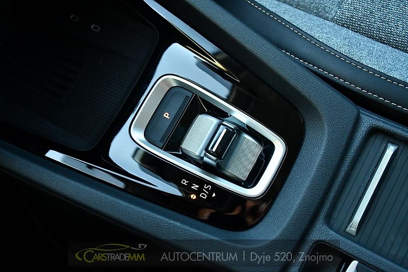 Škoda Octavia 2.0TDi Top Selection DSG ACC  - fotka 35 z 55