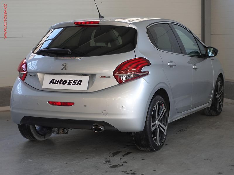 Peugeot 208 (2017) 1.2PT, GT Line, navi, TZ - fotka 4 z 22