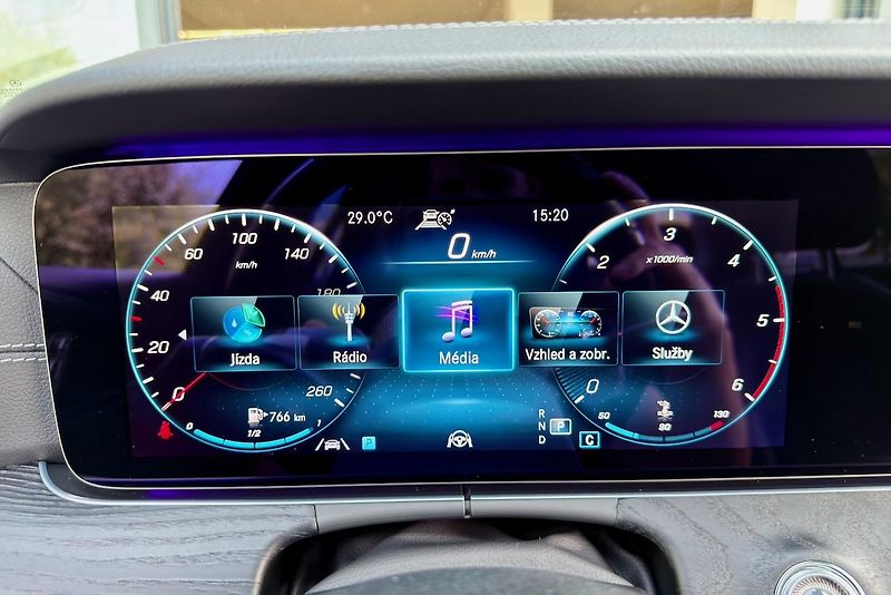 Mercedes-Benz Třídy E (2020) E 220d 4Matic AMG Line - fotka 62 z 112