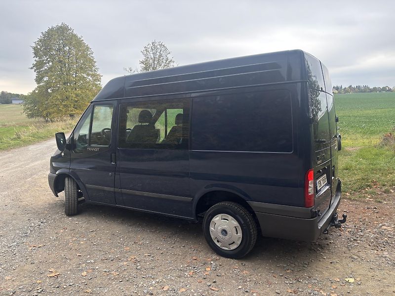 Ford Transit 300 L1H2 5 MÍST TREND 115 PS - fotka 2 z 17