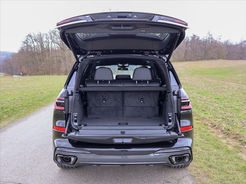BMW X7 3,0 xDrive40d Mpacket - fotka 9 z 46