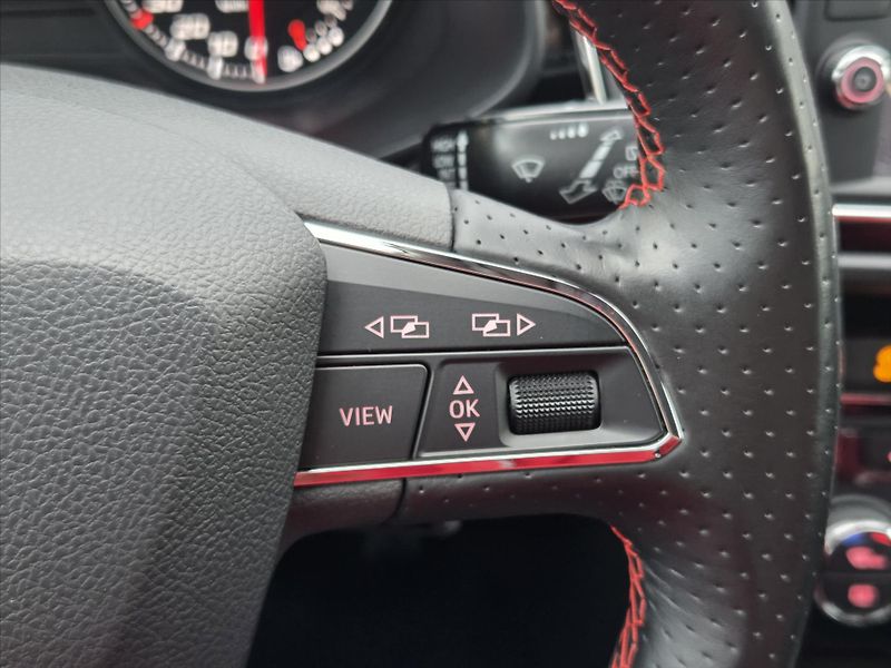 Seat Leon 1,8 TSi FR Full LED DCC 16V ST - fotka 18 z 25