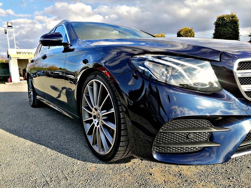 Mercedes-Benz Třídy E (2019) 200D AMG - fotka 33 z 35
