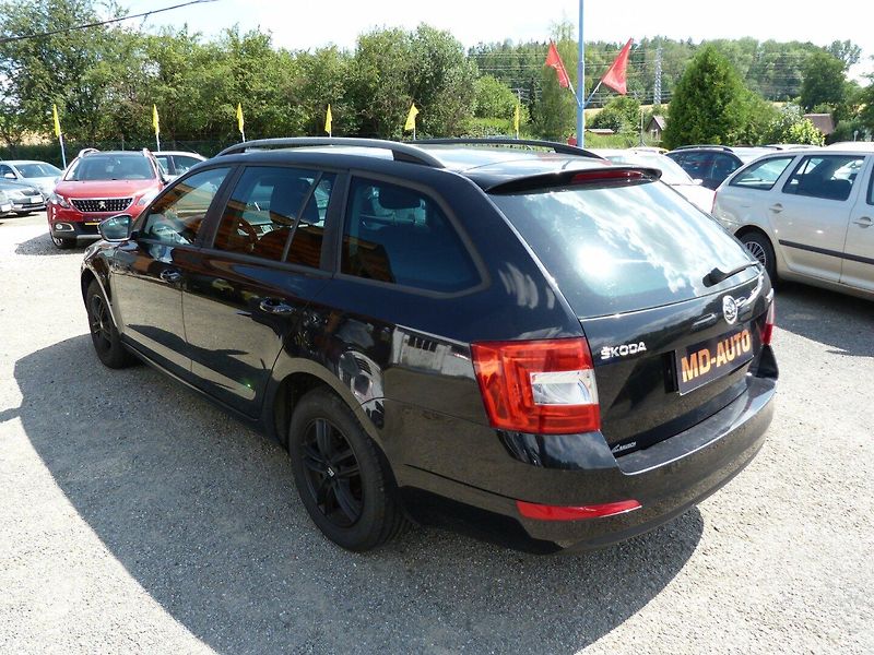 Škoda Octavia 1.2 tsi Ambiente digi klima - fotka 8 z 19