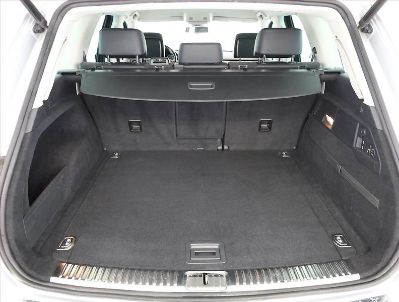 Volkswagen Touareg (2015) R-Line 3.0 TDI, 4X4, Automat - fotka 20 z 21