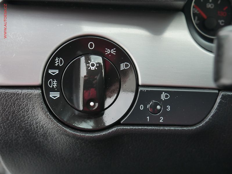 Audi A4 (2006) 1.9 TDi, AAC, TZ - fotka 13 z 14