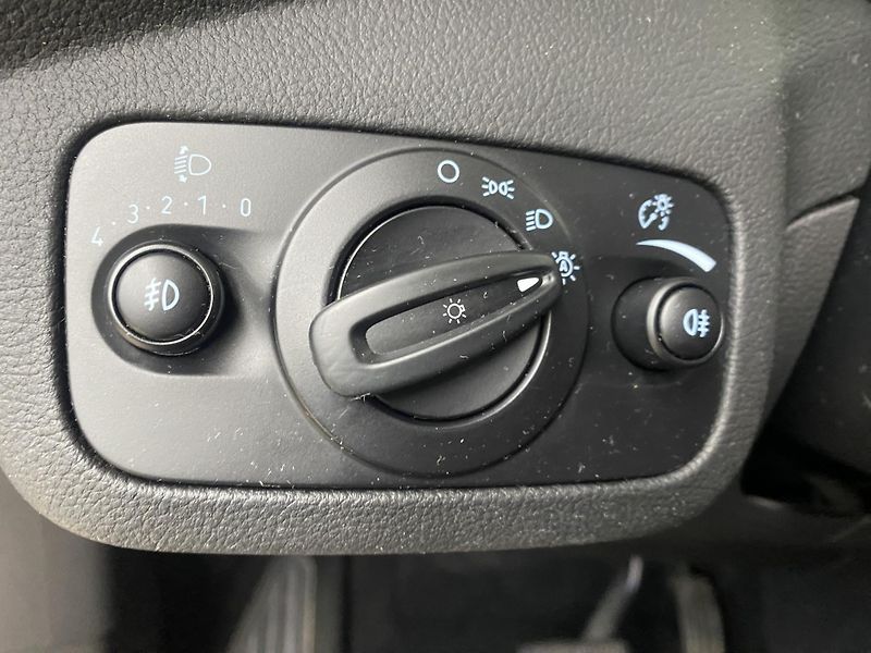 Ford Kuga Titanium 2,0EcoBlue AT AWD, ČR - fotka 14 z 26