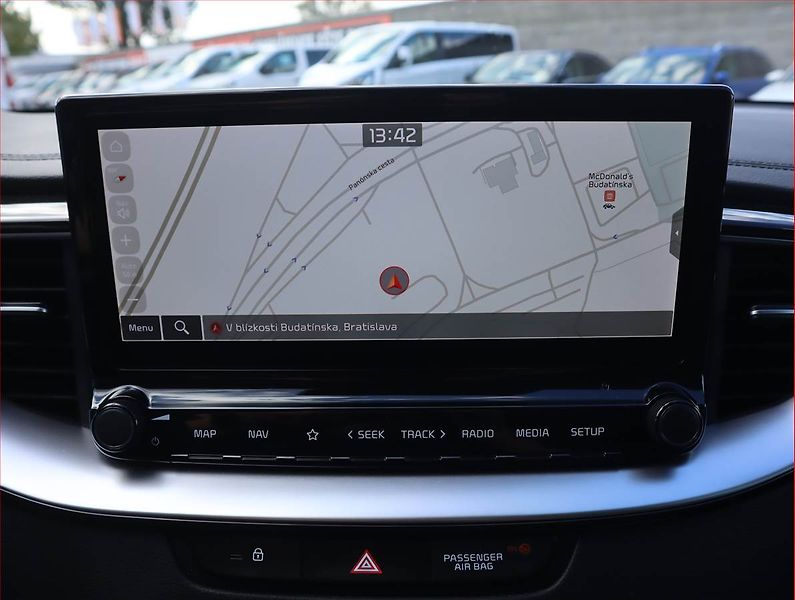 Kia Ceed (2025) 1.5 T-GDI - fotka 13 z 22