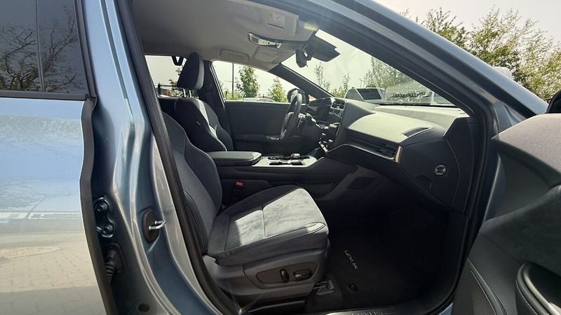 Lexus RZ 450e 450e LUXURY DIRECT4 - fotka 15 z 28