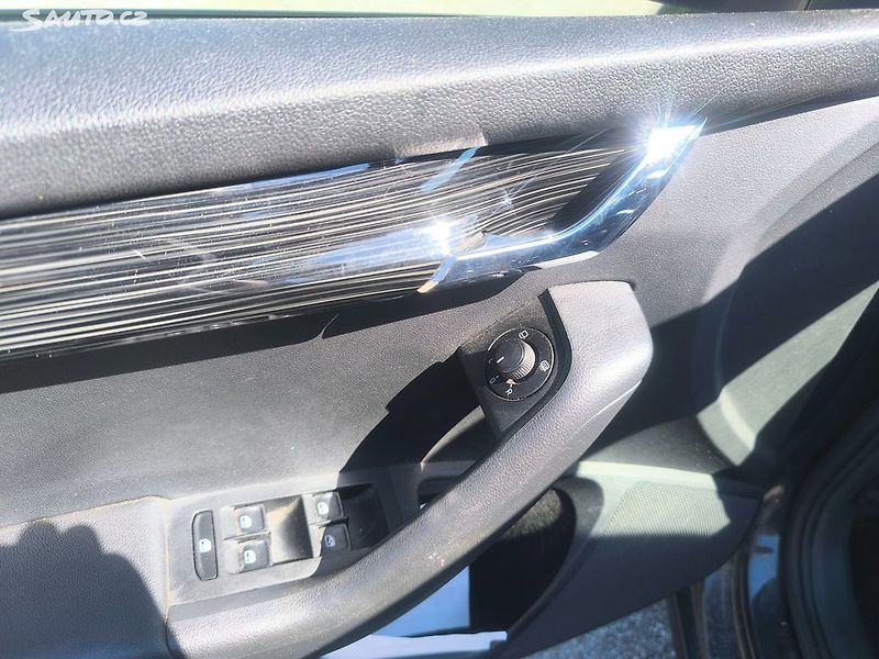 Škoda Octavia 2.0TDI110KW 4X4, VÝBAVA,170TKM - fotka 16 z 21