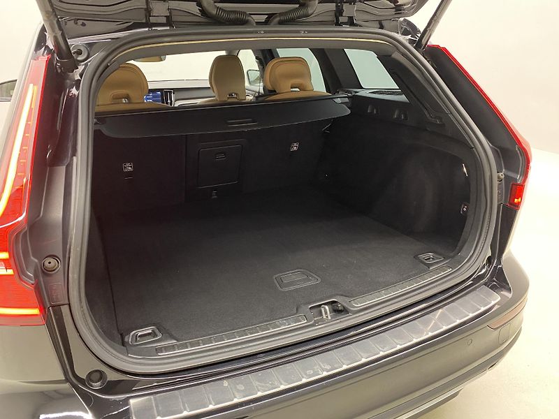 Volvo V60 D4 AWD INSCRIPTION AUT - fotka 6 z 46