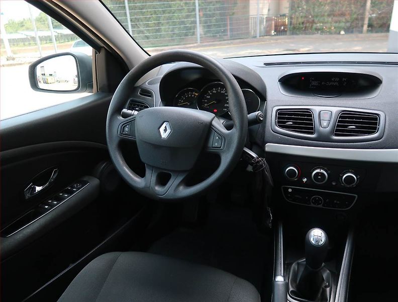 Renault Fluence (2012) 1.6 16V, po STK, servisované - fotka 7 z 17