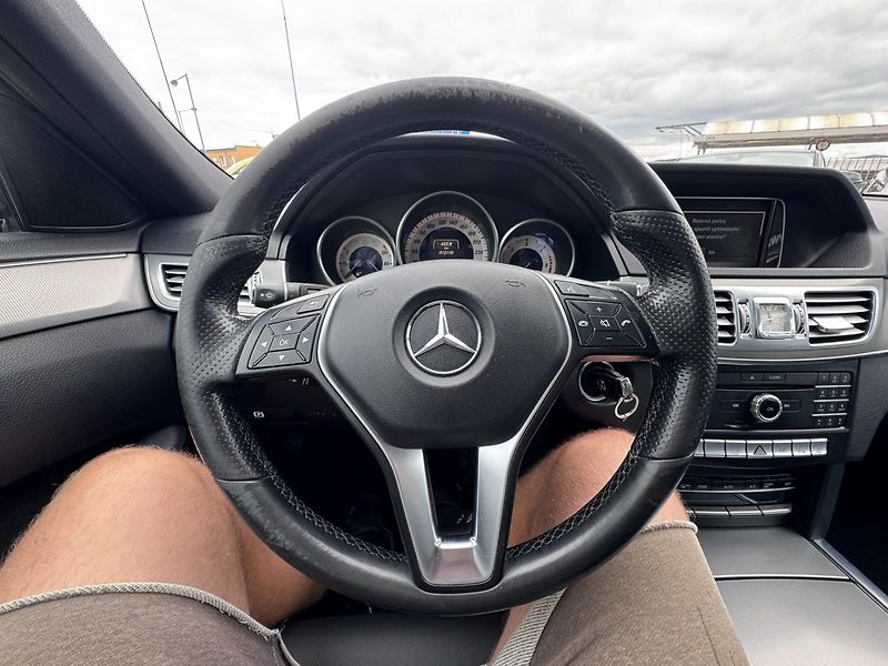 Mercedes-Benz Třídy E (2016) 350 3,0D 4X4 AUTOMAT BLUETEC - fotka 23 z 45
