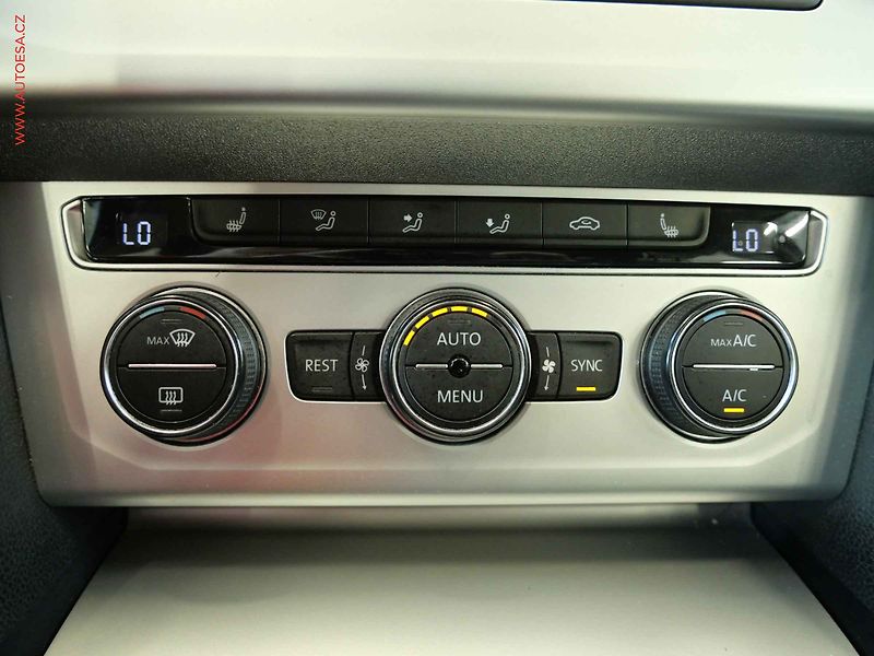 Volkswagen Passat (2015) 2.0 TDi, Comfortline, DSG - fotka 19 z 20