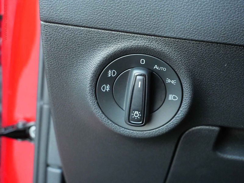 Škoda Karoq (2019) 1.6TDi, DSG - fotka 16 z 27
