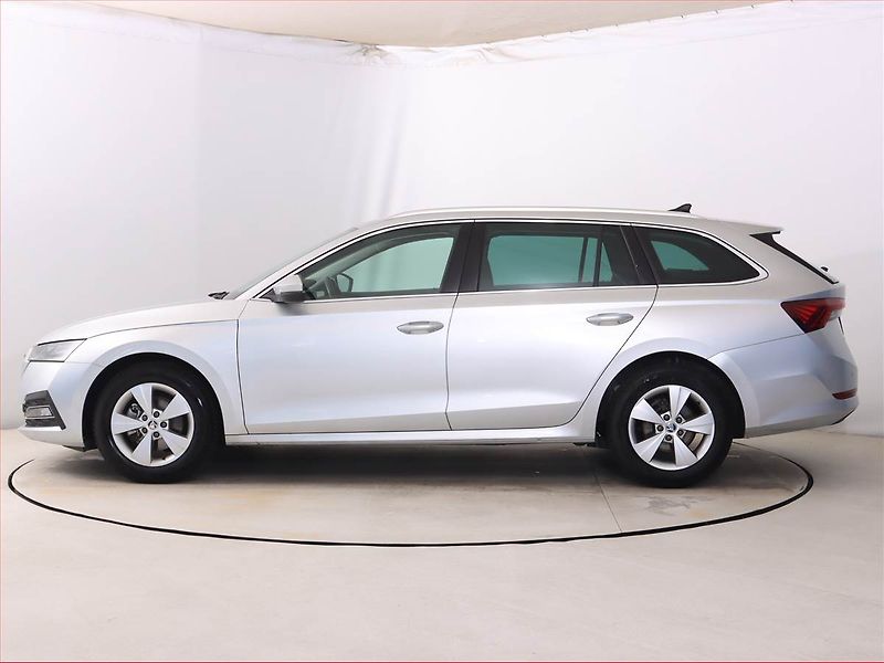 Škoda Octavia (2023) Ambition Plus 2.0 TDI, Automat - fotka 3 z 24