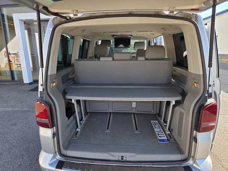 Volkswagen Multivan (2010) 2.0 TDI DSG 132kW - fotka 21 z 27