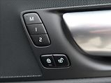 Volvo XC60 2,0 B4 AWD PLUS DARK 1. MAJ ČR - náhled 54