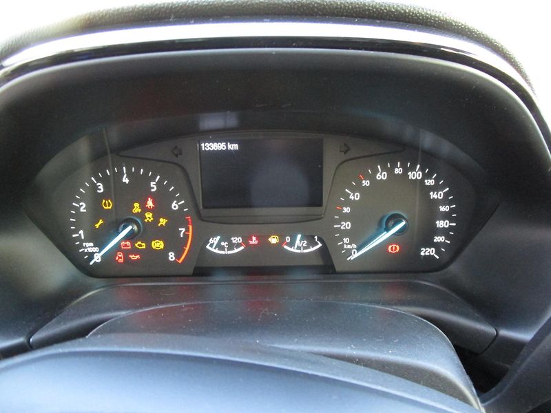 Ford Fiesta 1,0-73KW-NOVÁ STK - fotka 10 z 14