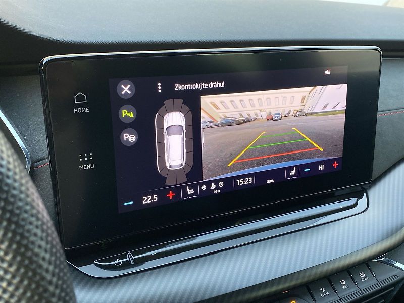 Škoda Octavia (2022) Combi 2.0 TDI 4x4 DSG RS - fotka 25 z 35