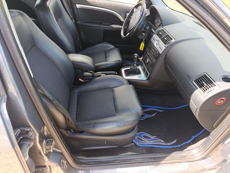 Ford Mondeo (2006) 2.0 TDCi  - fotka 13 z 13