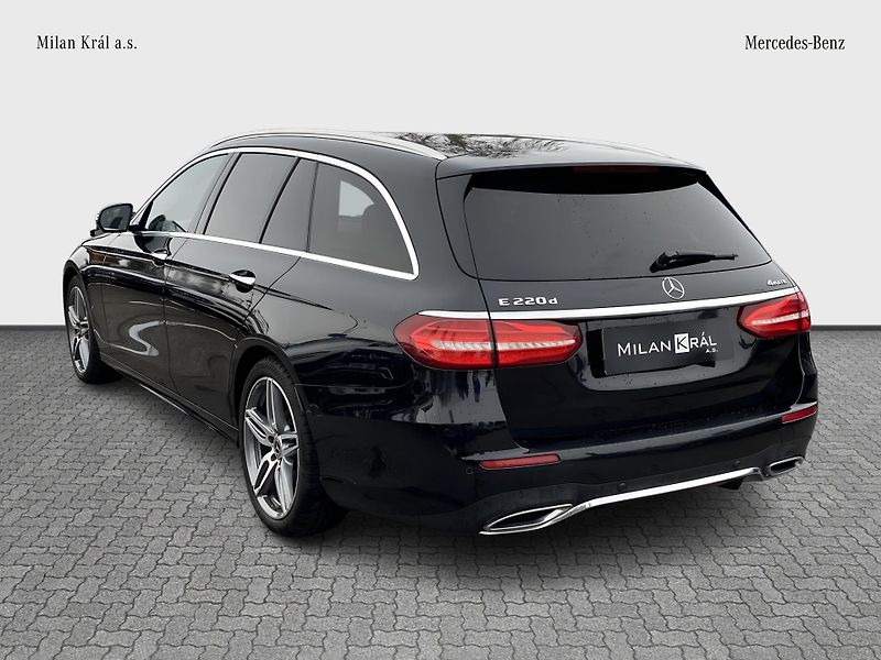 Mercedes-Benz Třídy E E 220d 4M AMG - fotka 3 z 23