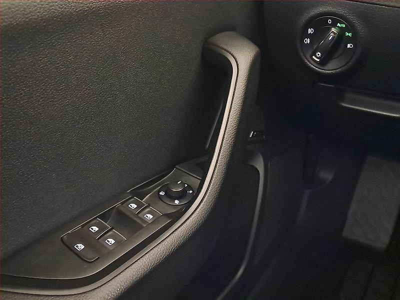 Škoda Superb (2016) Laurin&Klement 2.0 TDI 4x4 - fotka 19 z 22