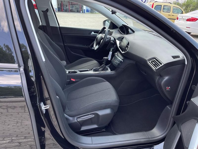 Peugeot 308 1.5 HDI 75 kW navigace - fotka 11 z 14